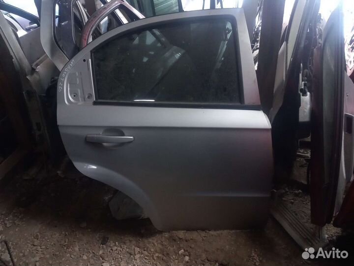 Задняя правая дверь на шевроле авео