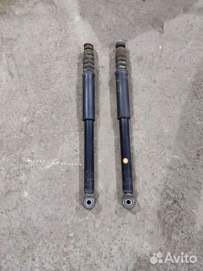 Ниссан Альмера g15 амортизатор задний