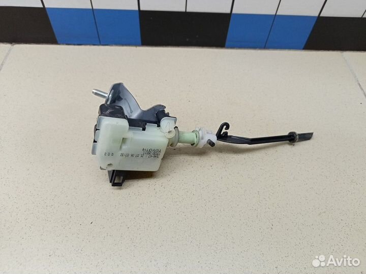 Активатор замка крышки бензобака Avensis II 2003-2