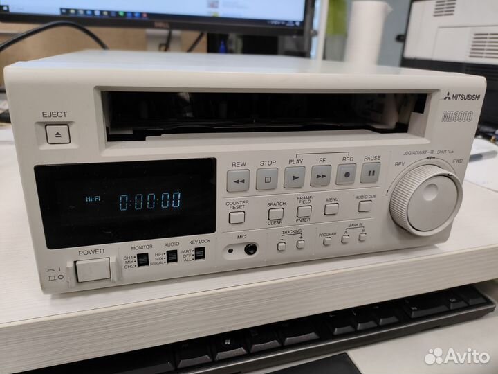 Видеомагнитофон Mitsubishi HS-MD3000 S-VHS