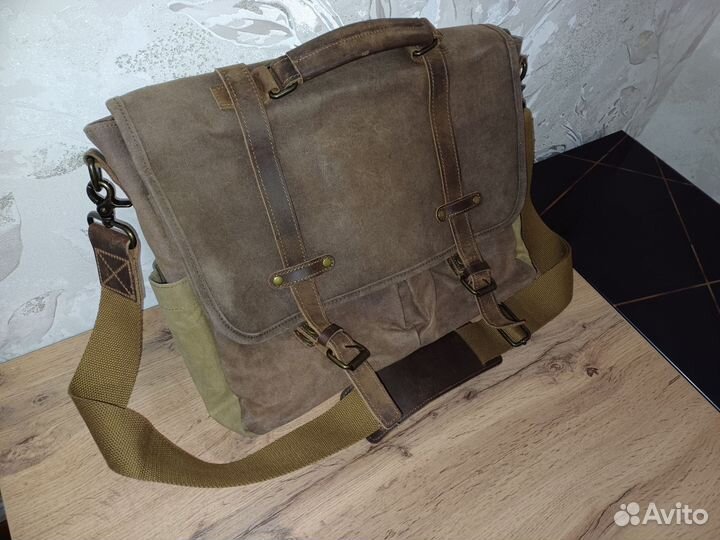 Портфель в винтажном стиле