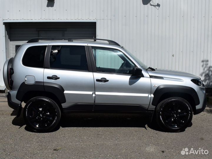 ВАЗ Niva Travel 1.7 МТ, 2022, 5 700 км