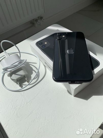 iPhone 11, 64 ГБ