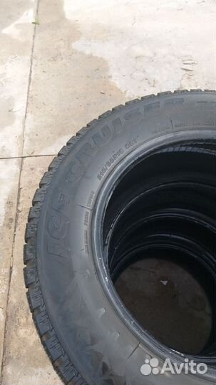 Bridgestone Ice Cruiser 7000 215/65 R16