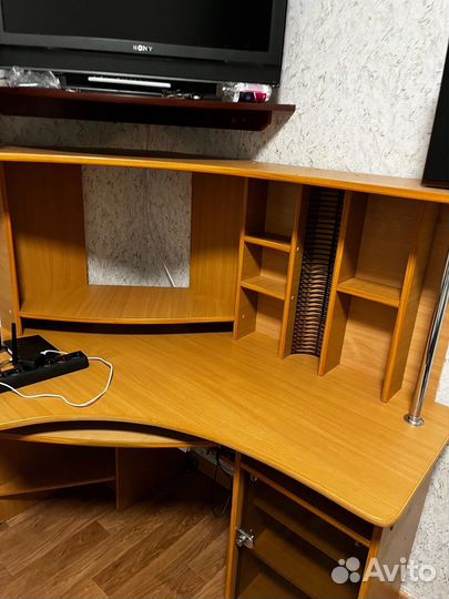 Компьютерный стол