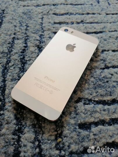 Телефон iPhone 5s