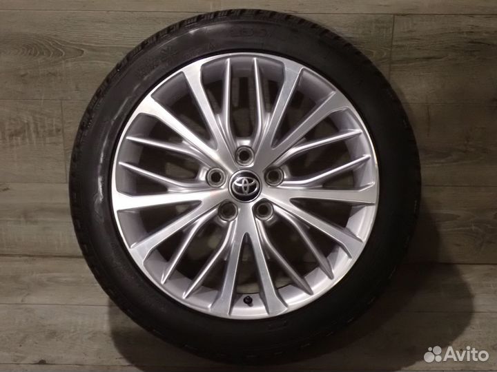 Оригинальные R18 колеса на Toyota Camry