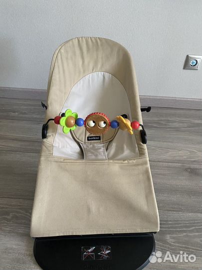Кресло шезлонг babybjorn