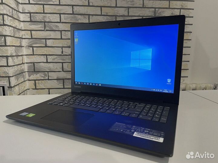 Lenovo 330-15IKB i3-7020U/geforcemx150/8Gb/SSD/HDD