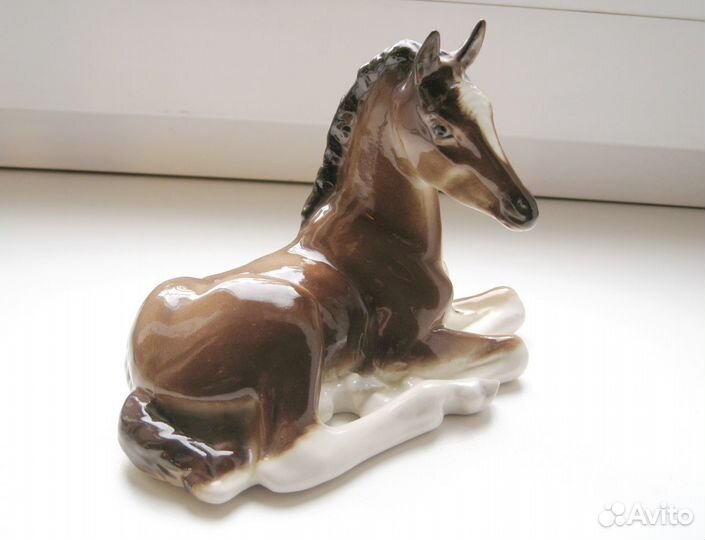 Жеребёнок - фарфоровая статуэтка