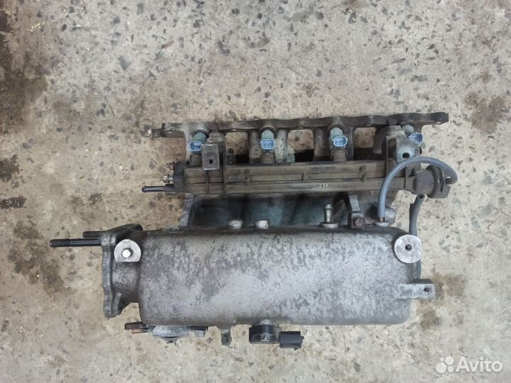 Впускной коллектор G4JP в сборе
