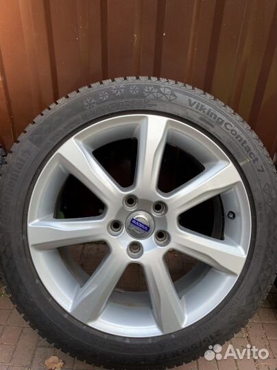 Диски литые Volvo R17 31400029 с резиной 2021 года