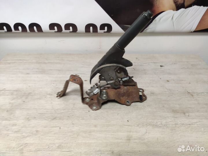 Рычаг ручника Toyota Yaris Vitz 2006
