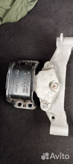 Подушка, двигателя правая Citroen C4,Peugeot