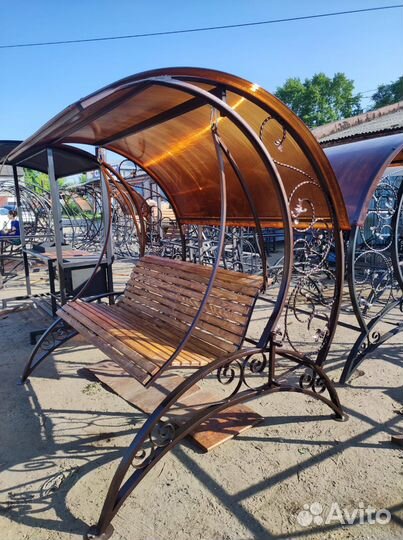 Висячая качель с крышей 