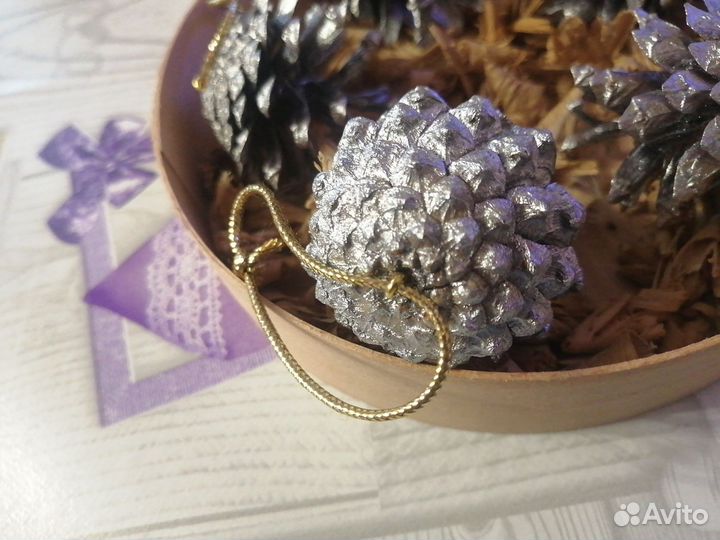 Елечная игрушка шишка