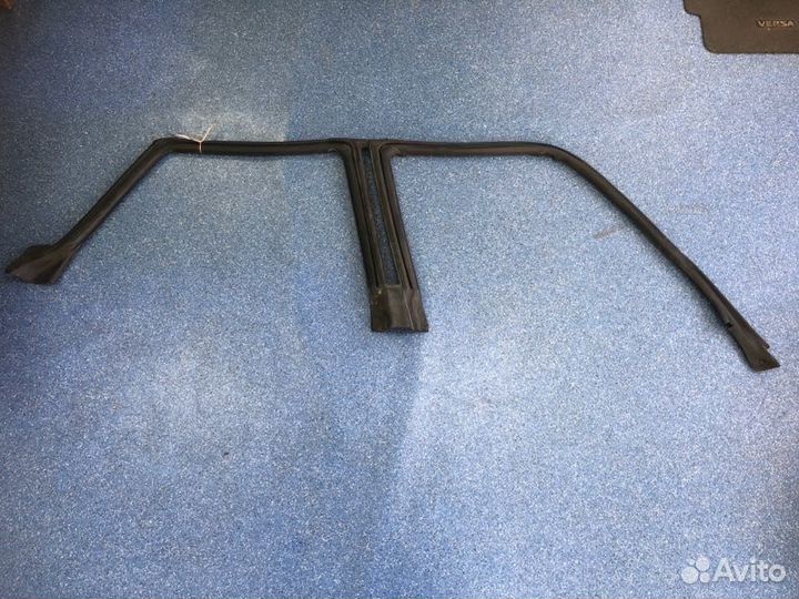 Уплотнитель проема двери правый Subaru Legacy BL5