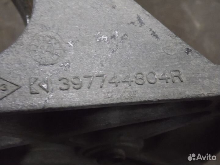 Кронштейн промежуточного вала Рено Флюенс CVT