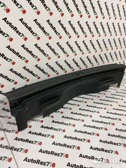 Накладка замка багажника задняя Volkswagen Tiguan