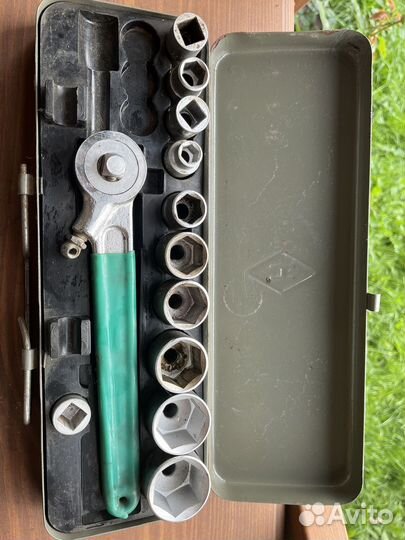 Набор головок с трещеткой