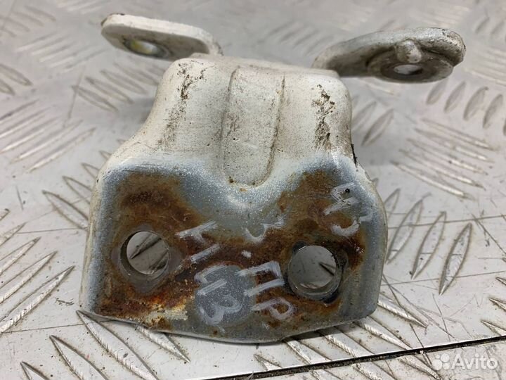 Б/У петля двери задний правый Mazda Demio DW3W B3