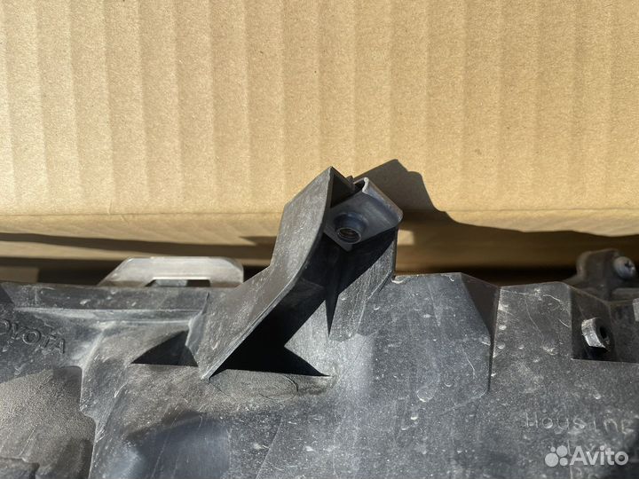 Фара toyota rav4 правая