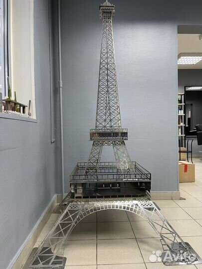 Эйфелева башня