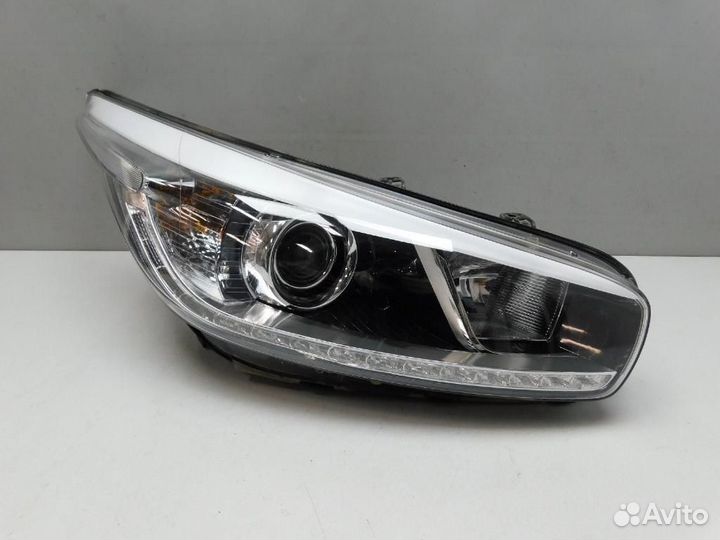 Фара правая Kia Ceed