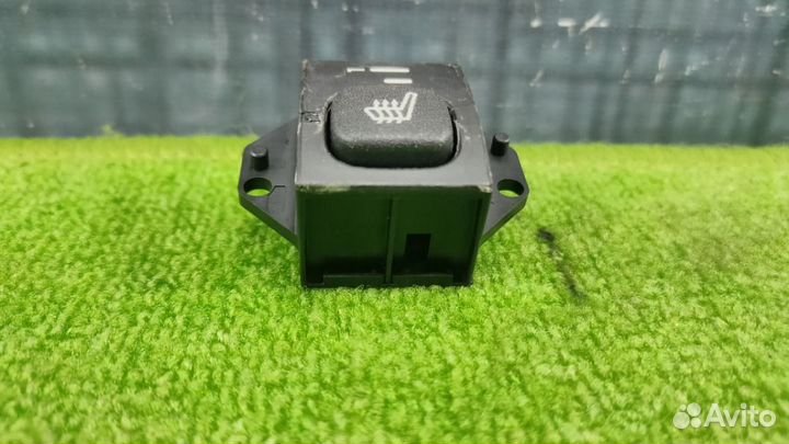 Кнопка подогрева сиденья Cadillac Escalade LQ9