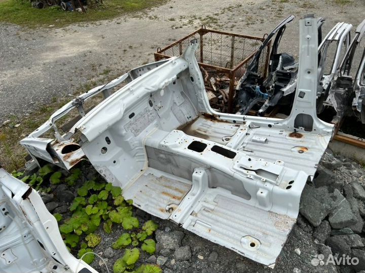 Телевизор Suzuki Escudo TL52W J20A 2004 Г