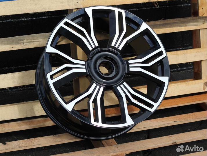 Кованые диски R23 на Rolls Royce Cullinan