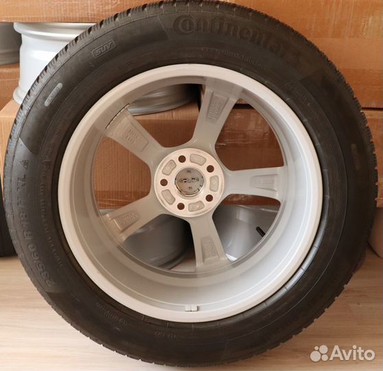 R18 Continental ContiWinterContact TS 850P SUV 235/60, PCD 5x108 DIA 63.4