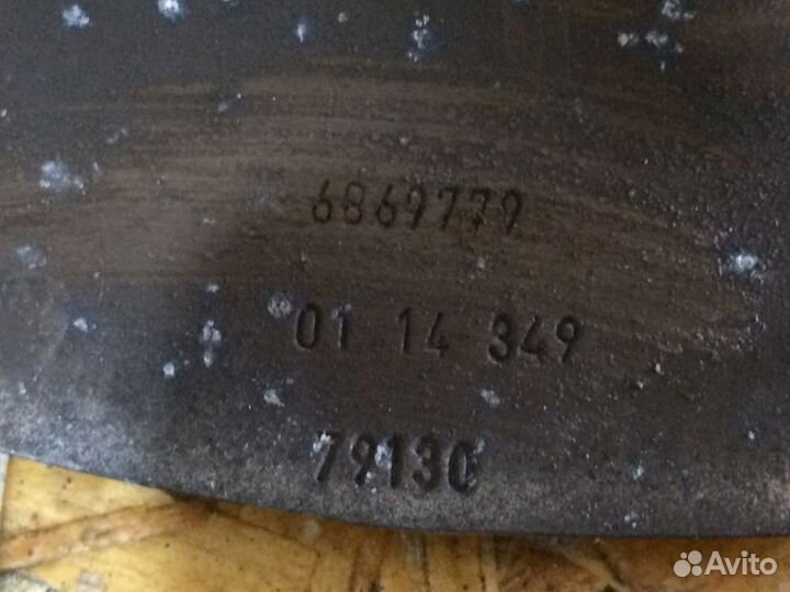 BMW F45 Тормозной кожух передний левый