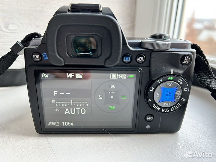Pentax K-S1 с объективом