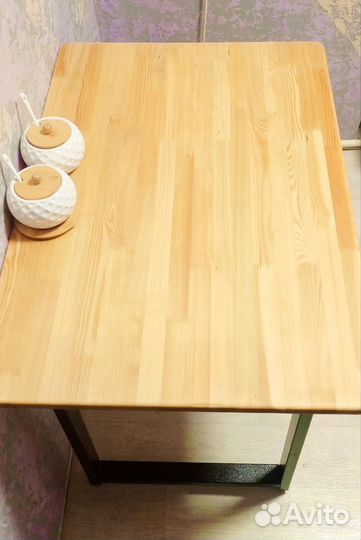 Кухонный стол