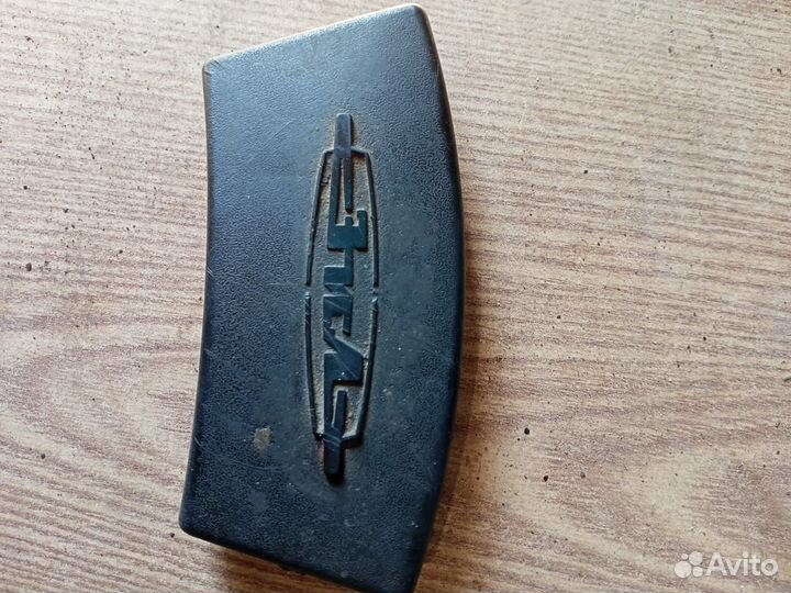 Эмблема автомобиля газ и ЗИЛ