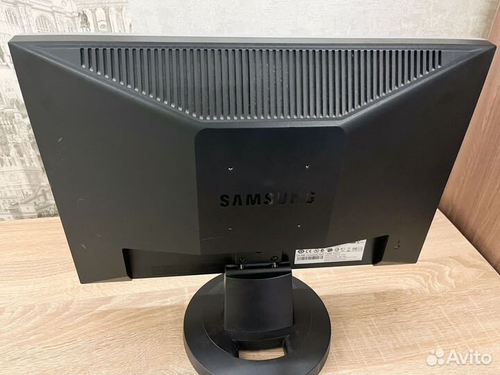 Монитор 1440х900