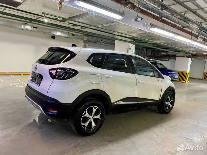 Renault Kaptur 1.6 CVT, 2022, битый, 13 650 км