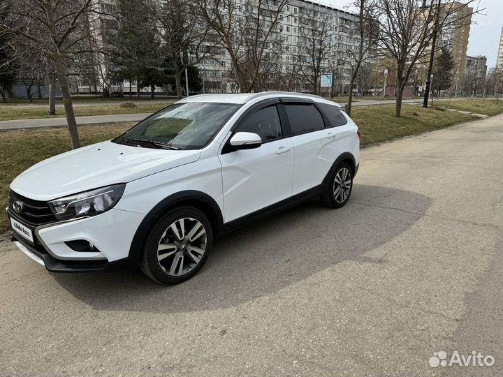 LADA Vesta Cross 1.6 CVT, 2022, 12 700 км