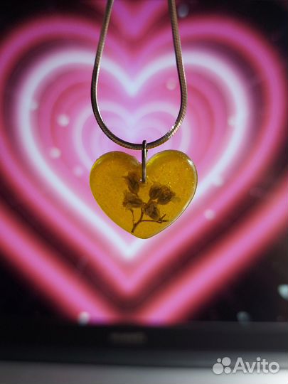 Кулон с сухоцветом