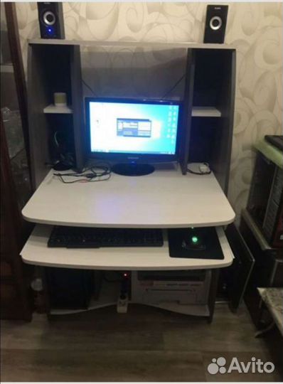 Компьютерный стол