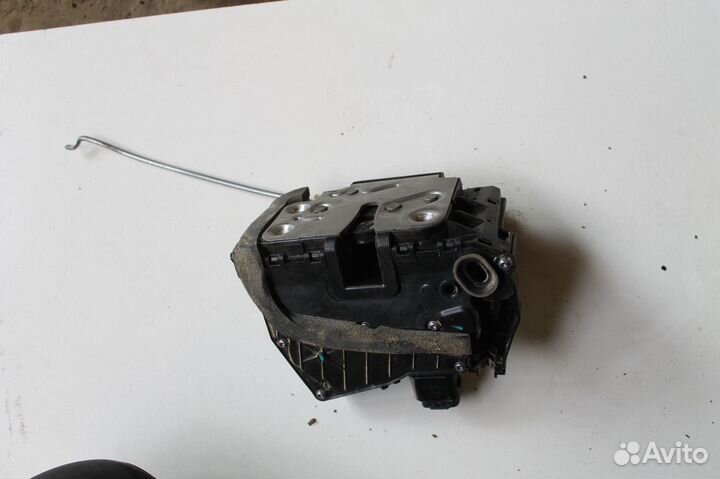 Замок двери передней правой Chevrolet Cobalt 2012