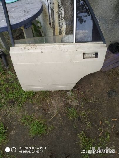 Задняя левая дверь ваз 2107