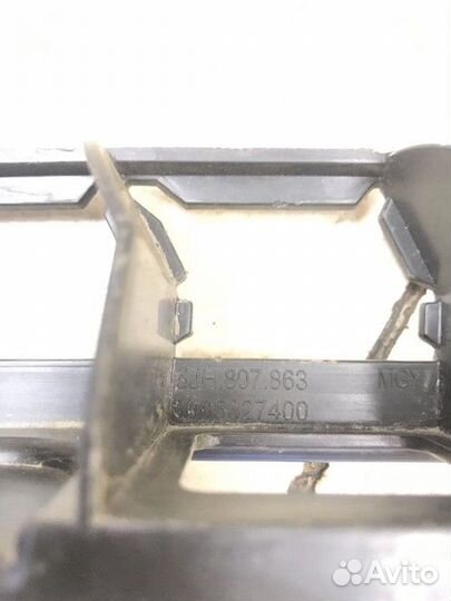 Направляющая заднего бампера центральная