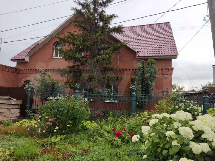 Дом 305 м² на участке 5 сот.