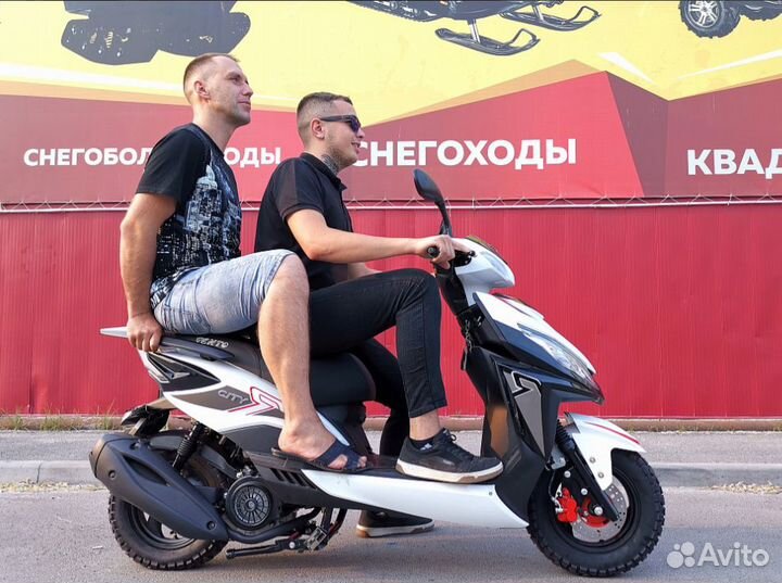 Скутер X-motors City