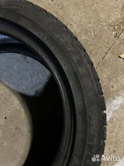 Bridgestone Blizzak Revo GZ 225/50 R17