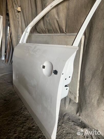 Дверь передня левая volkswagen Polo 2019