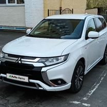 Mitsubishi Outlander 2.0 CVT, 2022, 23 680 км, с пробегом, цена 2 760 000 руб.