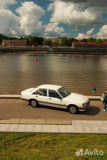 Opel Rekord, 1985